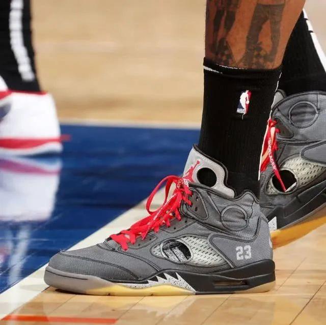 关键球之王！杜兰特今日对阵太阳26分10板4助集锦 无敌干拔三分绝杀旧主