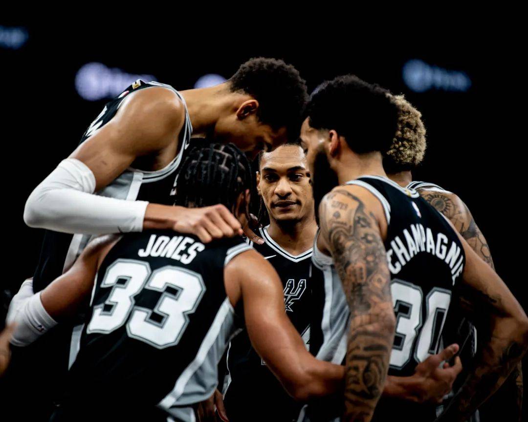 让一追二状态回暖！2025EWC小组赛，EDG击败100T，GEN给我出来！