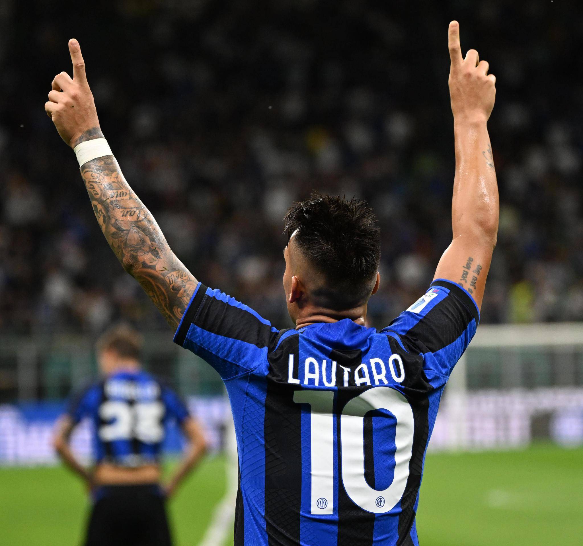 迈阿密国际vs纳什维尔：梅西、布斯克茨、阿尔巴首发出战