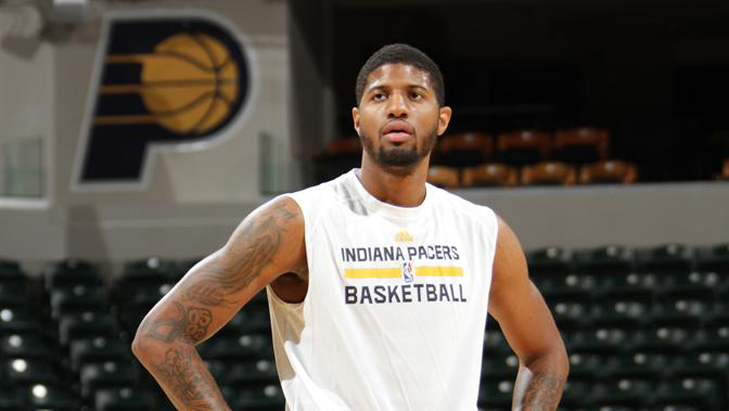 库里遭重摔离场 罗威膝盖再伤赛季报销