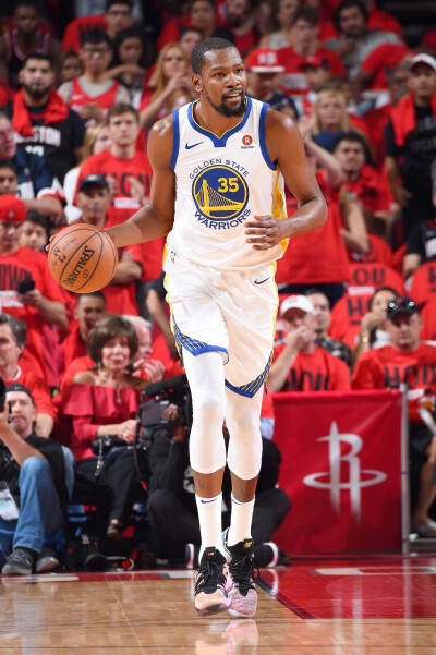 米体：DV9已失去世界杯机会，多家豪门想明年免签他