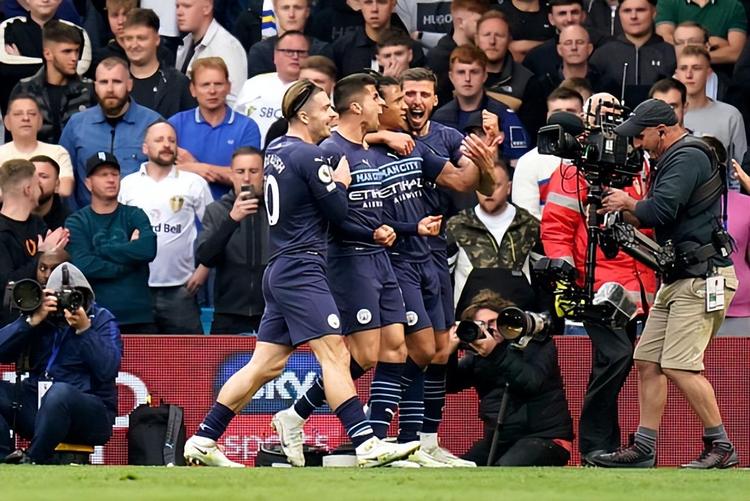 曾凡博追身大帽，这就是他在CBA的统治力！＂