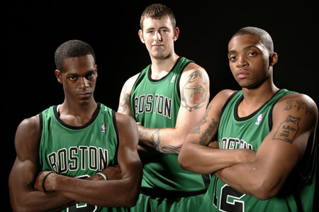 巴黎人报关注蓉城罚单：中国俱乐部因球迷种族歧视对方球员被罚6万欧