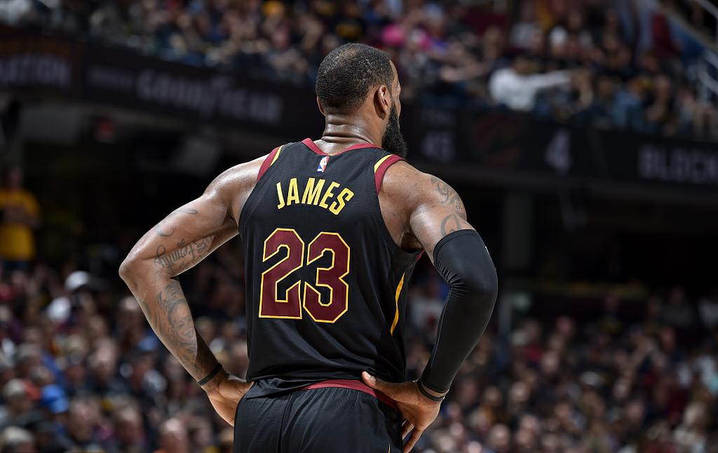 火箭三人20+结束三连败！小贾末节10分连中关键球 KD一扫沮丧情绪