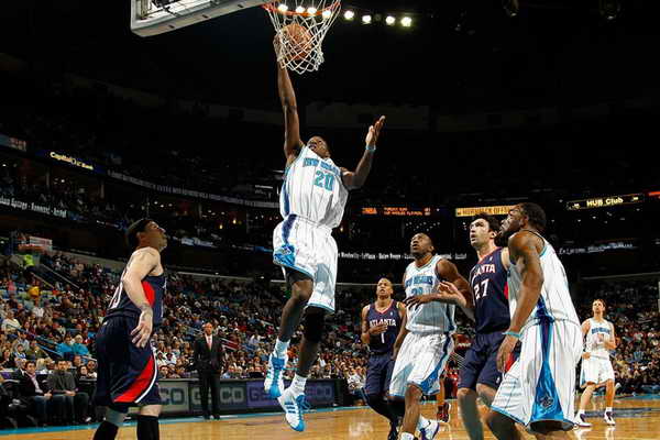 只有