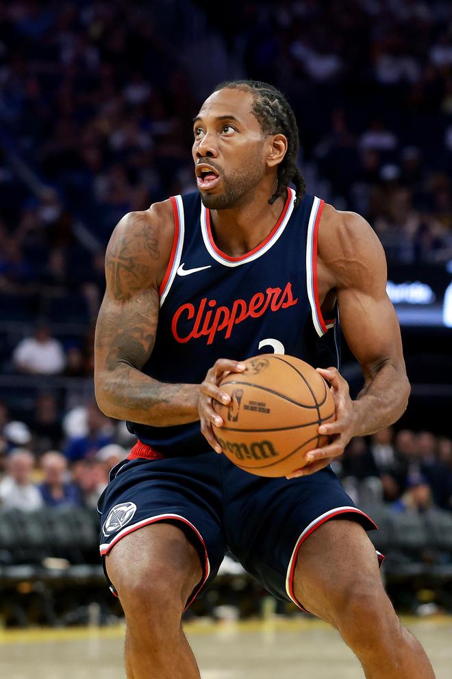 每体：莱万愿意接受降薪+替补，2026年初将和巴萨再谈